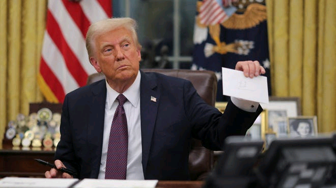 77843969007-trump-letter-pic