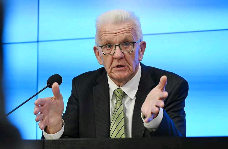 dpa-kretschmann-debatte-verbrenner-urn-binary-dpa-com-20090101-240716-935-168269-filed-1000-marijan-murat-dpa